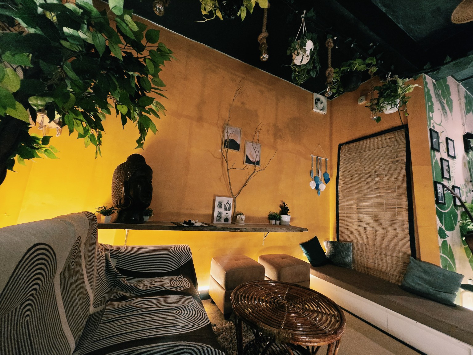 LiLTWO cozy botanical corner