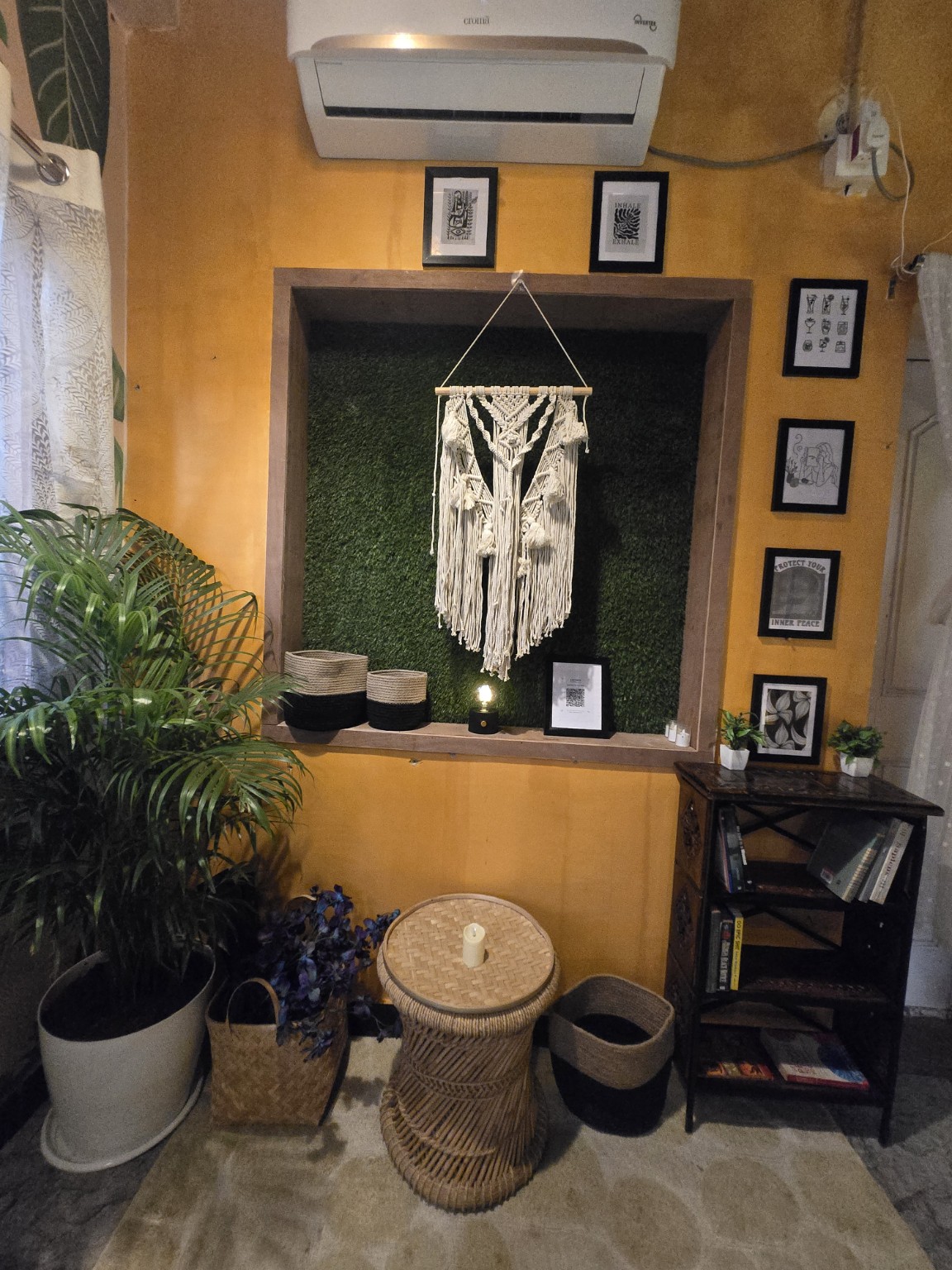 LiLTWO warm boho seating area